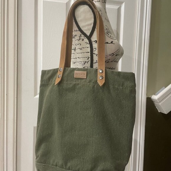 NETJETS OLIVE GREEN TOTE BAG BOHO CANVAS LEATHER TRAVEL CARAVAN MILITARY - Picture 2 of 16